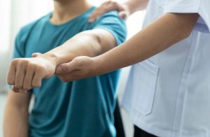 Как се възстановява движението в горни крайници след инсулт